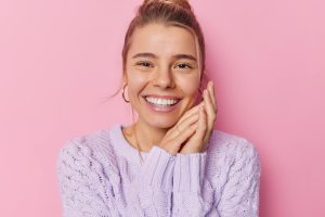 What is the best way to whiten teeth naturally?